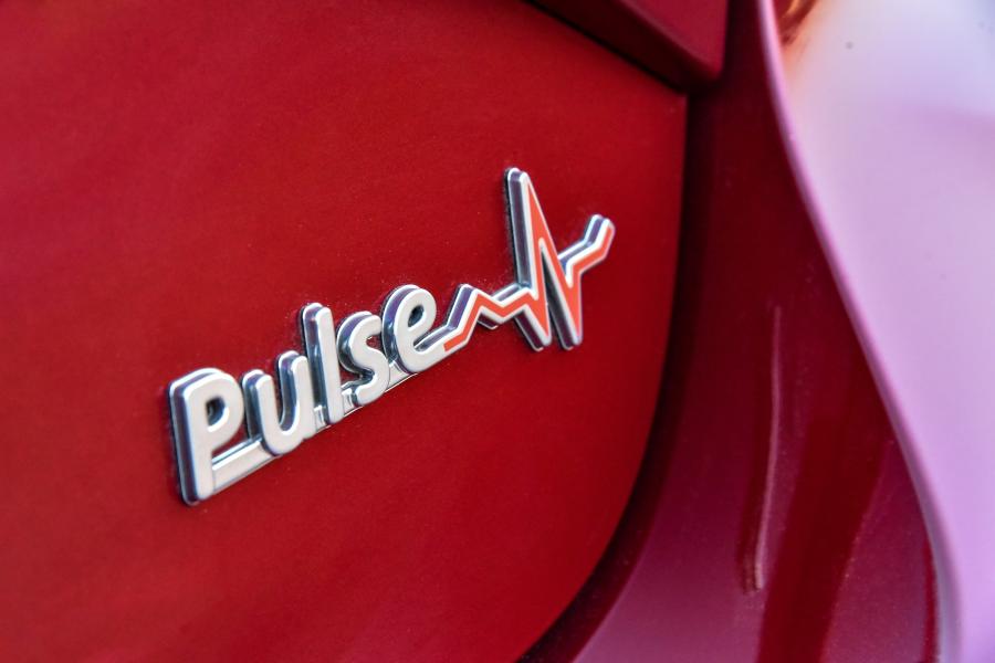 Логотип Toyota Yaris Pulse 2017 года  (ZA) (фото 10 из 37)